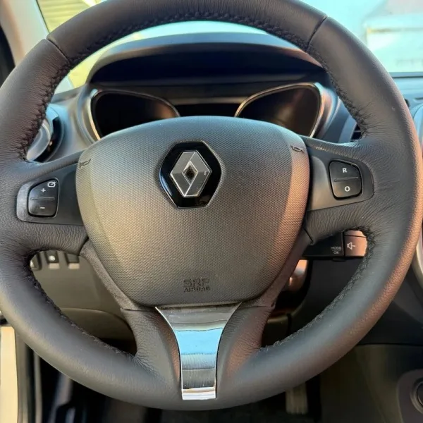 Renault Captur 0.9 TCE Exclusive, fotografia 10