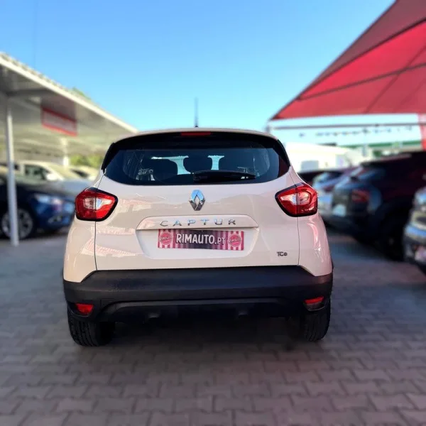 Renault Captur 0.9 TCE Exclusive, fotografia 12