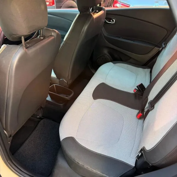 Renault Captur 0.9 TCE Exclusive, fotografia 4