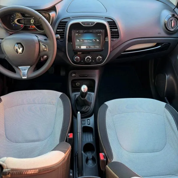 Renault Captur 0.9 TCE Exclusive, fotografia 3