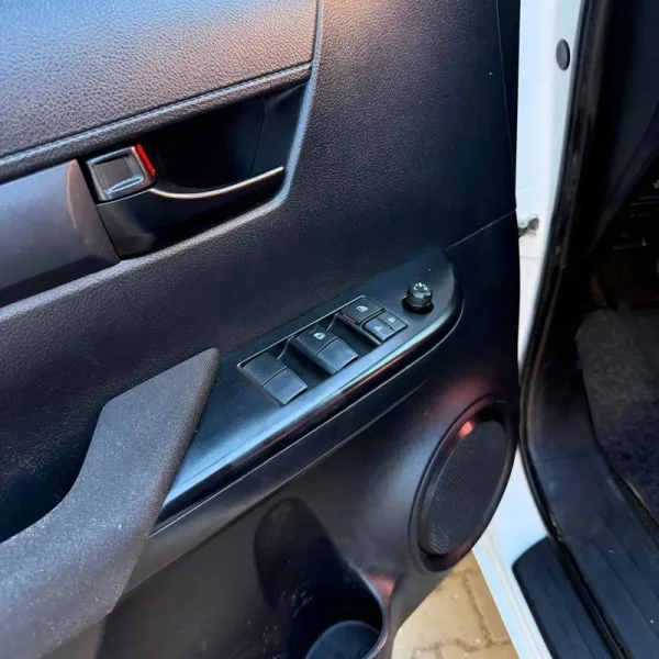 Toyota Hilux 2.4 D-4D 4WD Tracker, fotografia 17