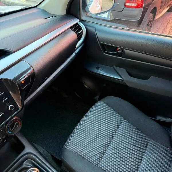 Toyota Hilux 2.4 D-4D 4WD Tracker, fotografia 9
