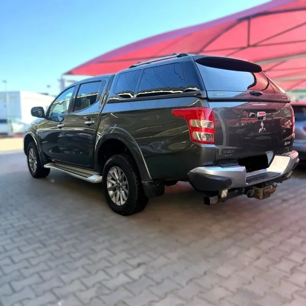 Mitsubishi L200 2.4 DI-D CD Sport Strakar 4WD, fotografia 17