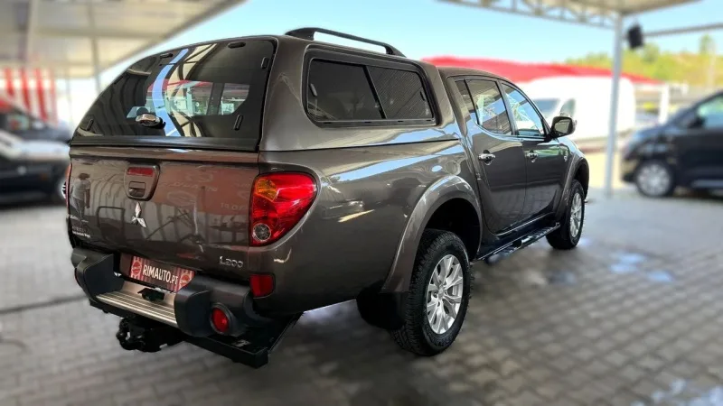 Mitsubishi L200 2.4 DI-D CD Instyle Strakar 4WD, fotografia 19