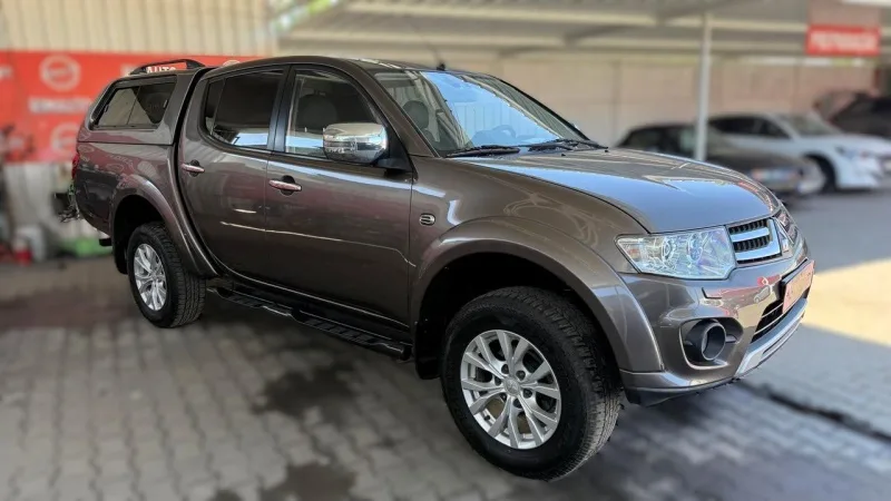 Mitsubishi L200 2.4 DI-D CD Instyle Strakar 4WD, fotografia 24