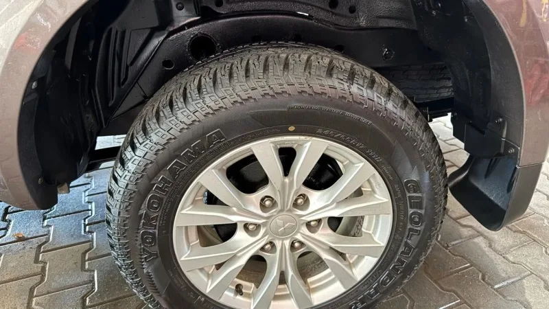 Mitsubishi L200 2.4 DI-D CD Instyle Strakar 4WD, fotografia 23
