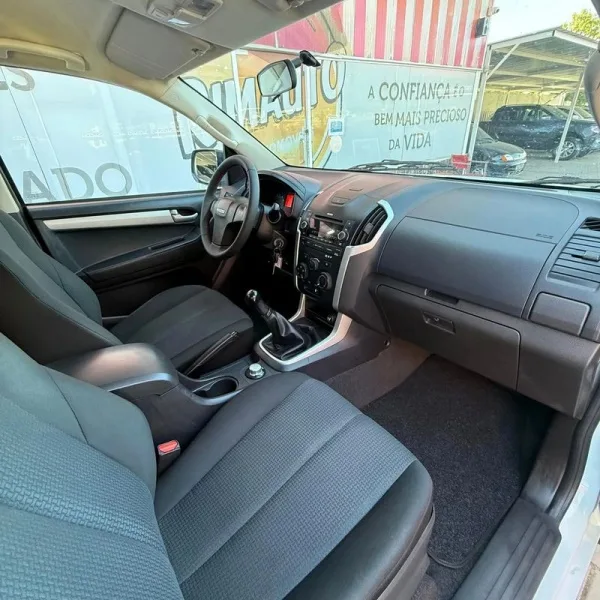 Isuzu D-Max 2.5 DTi CD 4WD LS Sport Edition, fotografia 12