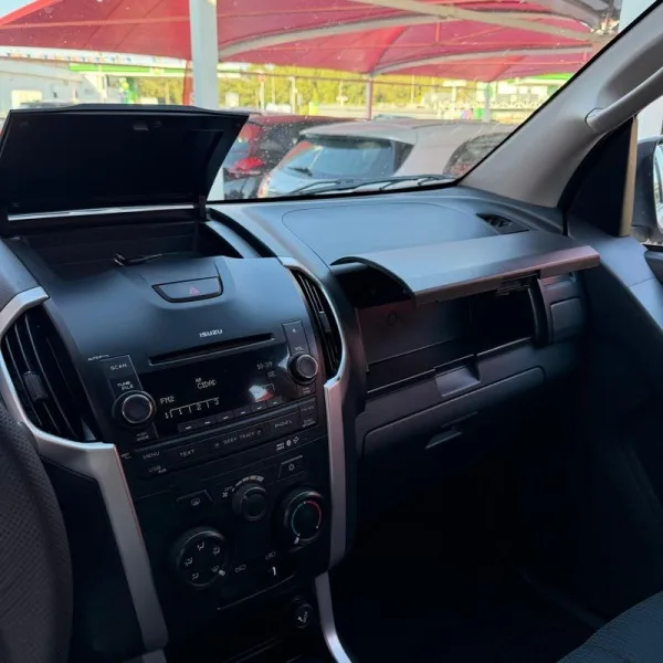 Isuzu D-Max 2.5 DTi CD 4WD LS Sport Edition, fotografia 7