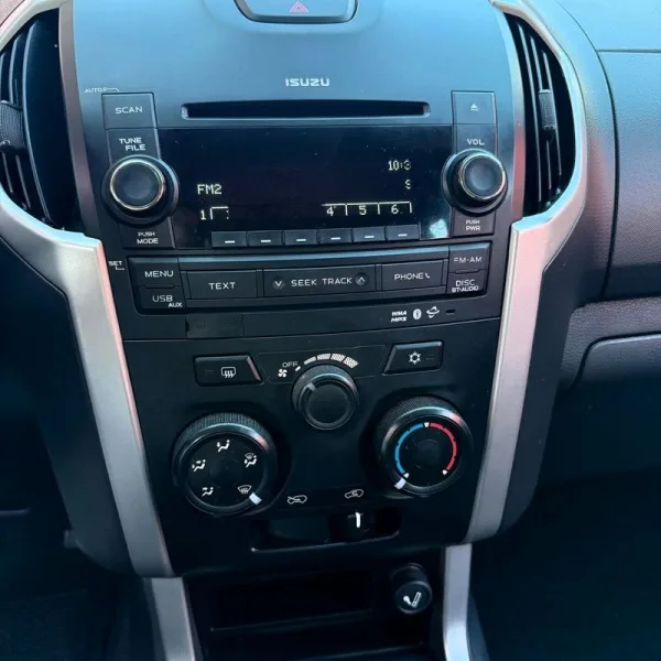Isuzu D-Max 2.5 DTi CD 4WD LS Sport Edition, fotografia 11