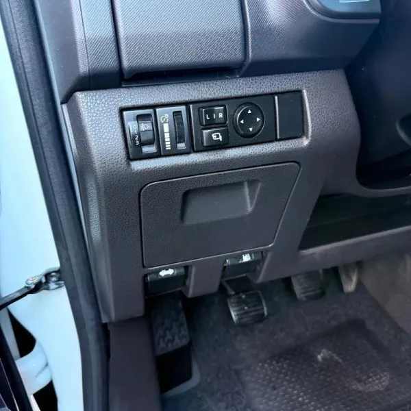 Isuzu D-Max 2.5 DTi CD 4WD LS Sport Edition, fotografia 13