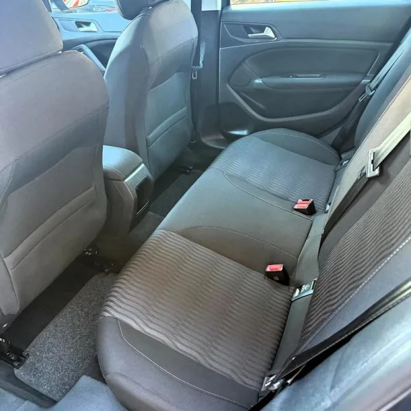 Peugeot 308 1.6 e-HDi Active J17, fotografia 6