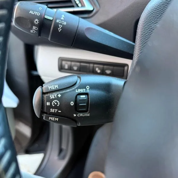 Peugeot 308 1.6 BlueHDi Allure J18, fotografia 18
