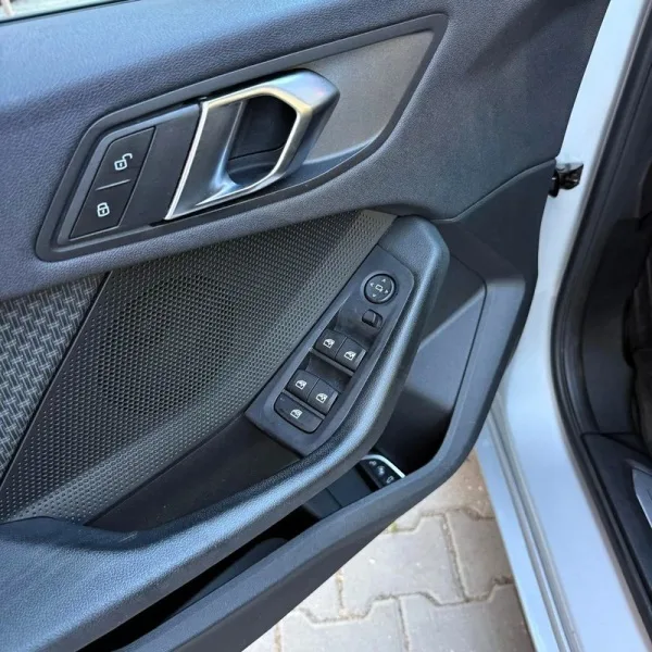 BMW 116, fotografia 15